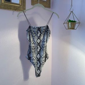 Snake print bodysuit black and white